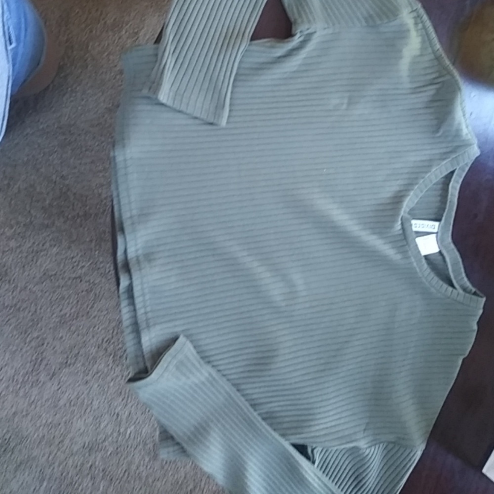 h&m olive green basic long sleeve